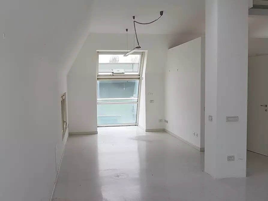 Immagine 12 di Ufficio in affitto  in Via Massimo D'Azeglio 20 a Lodi