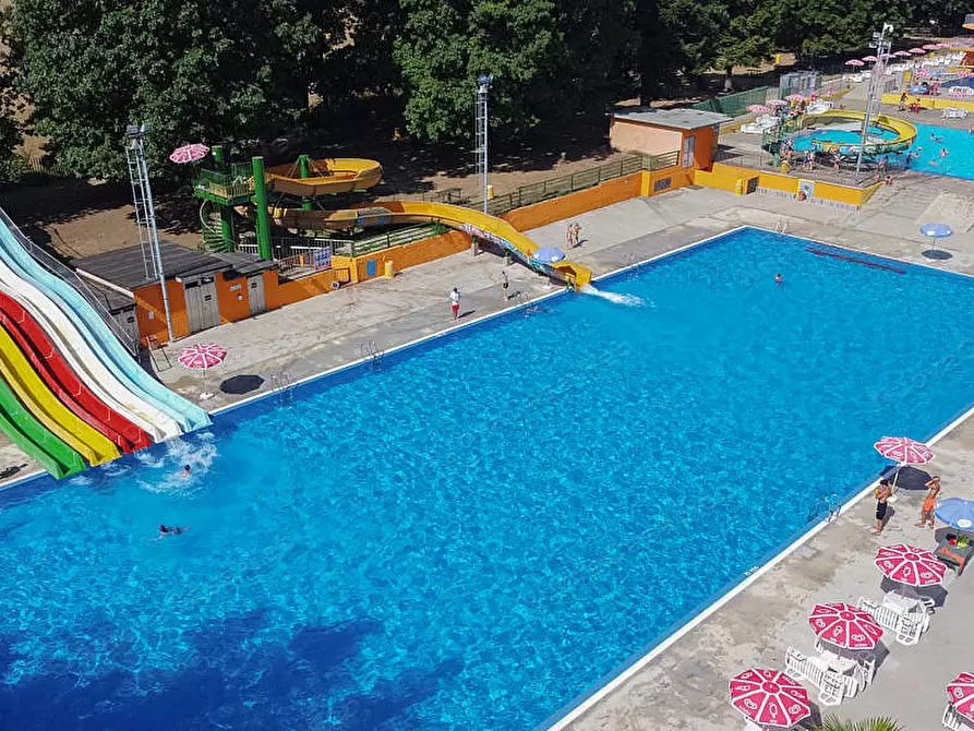 Immagine 15 di Attività commerciale in vendita  in Via del Laghetto 6 a Limbiate