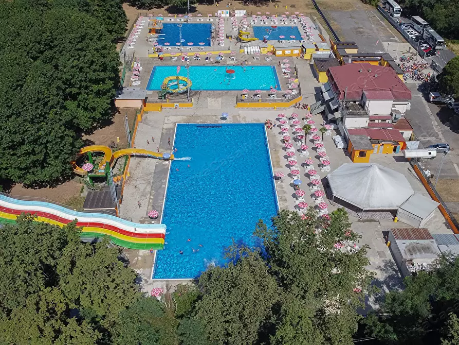 Immagine 13 di Attività commerciale in vendita  in Via del Laghetto 6 a Limbiate