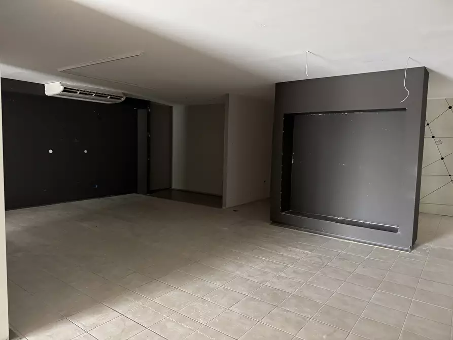 Immagine 14 di Locale commerciale in affitto  in via Codognino 12 a Cornegliano Laudense