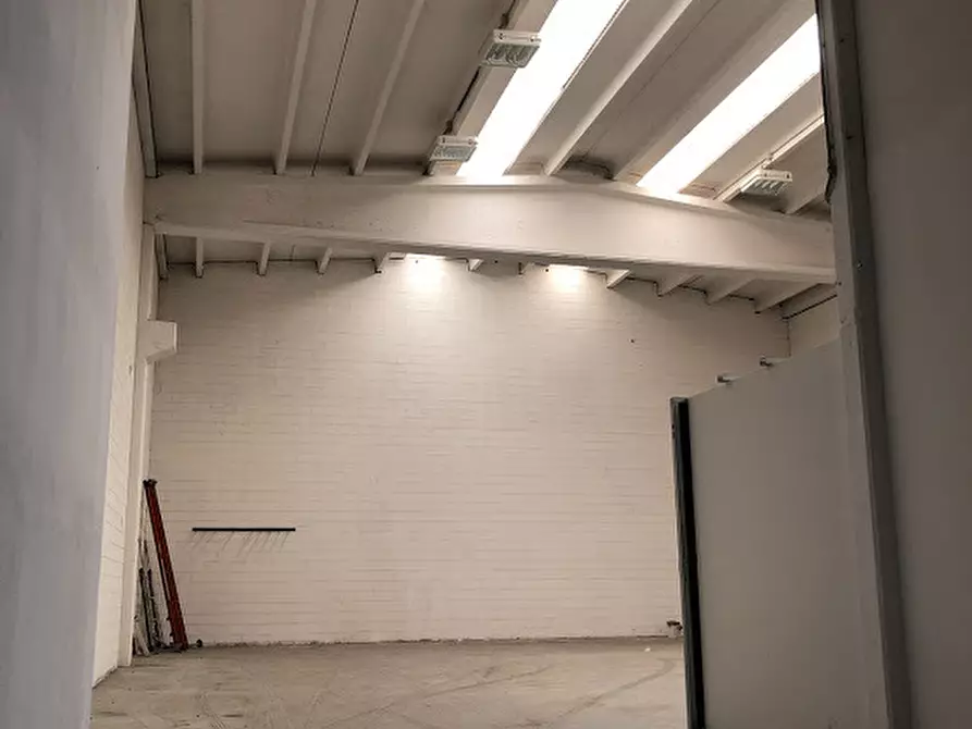 Immagine 16 di Capannone industriale in affitto  in VIA VARALLI 49 a Codogno