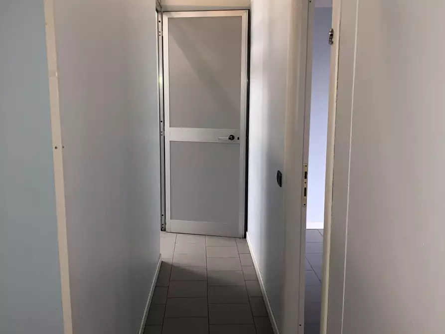 Immagine 8 di Locale commerciale in vendita  in via defendente 29 a Lodi