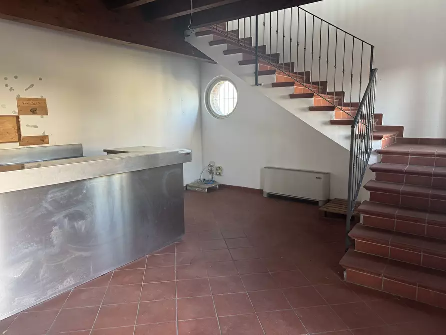 Immagine 5 di Locale commerciale in vendita  in Via Ca' De Mazzoli 6060 a Livraga