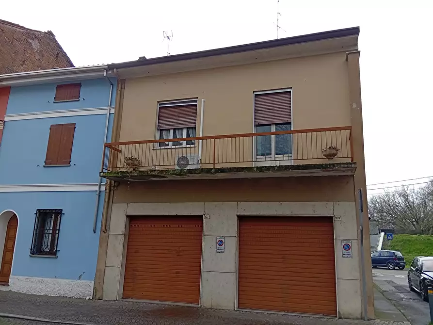 Immagine 2 di Villa in vendita  in Via Baldesio 109 a Casalmaggiore