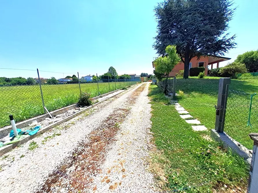 Immagine 13 di Casa indipendente in vendita  a Rovigo