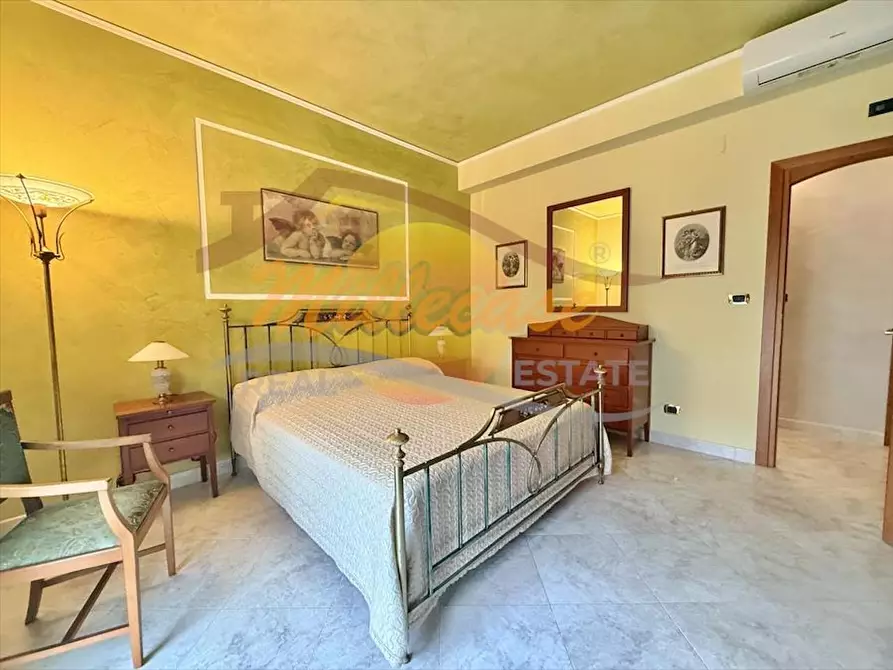 Immagine 24 di Pentalocale in vendita  in VIA OZANAM a Siracusa