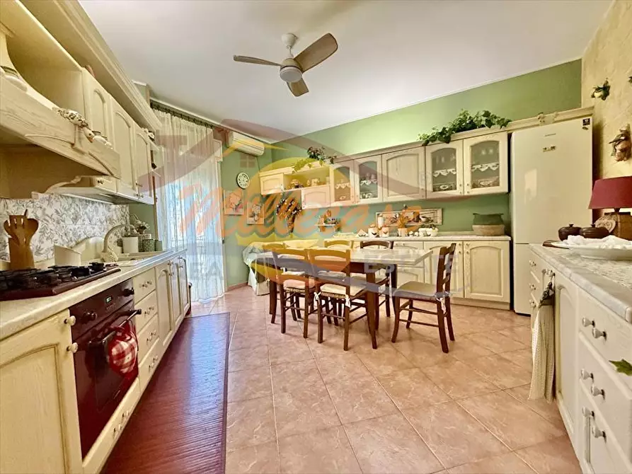 Immagine 26 di Pentalocale in vendita  in Via Filisto a Siracusa