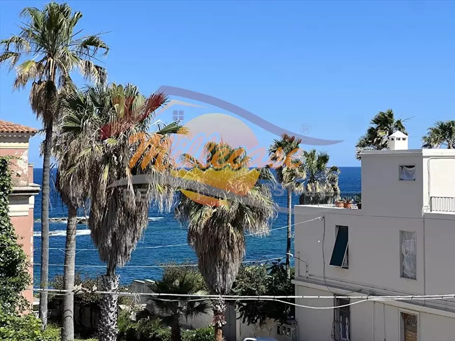 Immagine 1 di Quadrilocale in vendita  in Riviera Dionisio Il Grande 100 a Siracusa