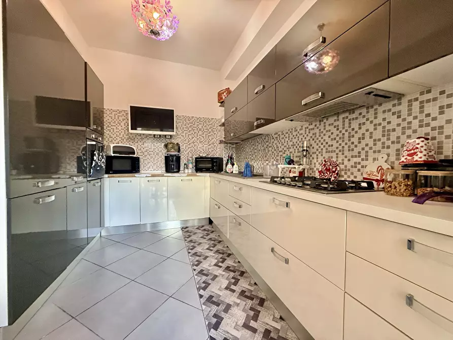 Immagine 21 di Trilocale in vendita  in Viale Tica a Siracusa