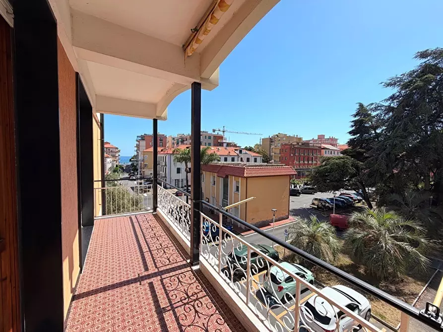 Immagine 41 di Bilocale in vendita  in Piazza XXV Aprile 6 a San Bartolomeo Al Mare