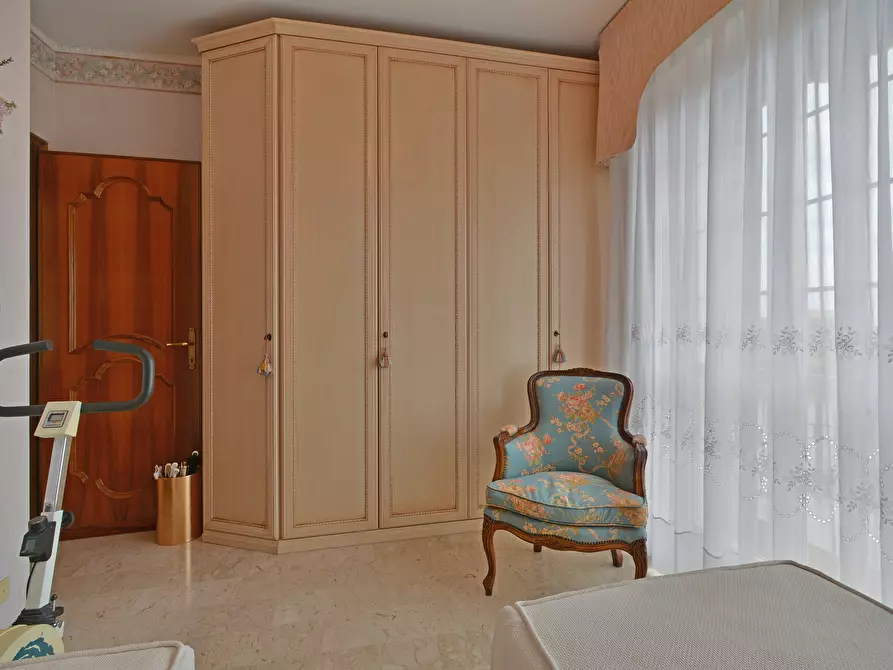 Immagine 12 di Attico in vendita  in Via Roma a San Bartolomeo Al Mare