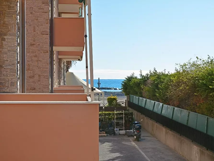 Immagine 5 di Bilocale in vendita  in Largo Parodi 1 a San Bartolomeo Al Mare