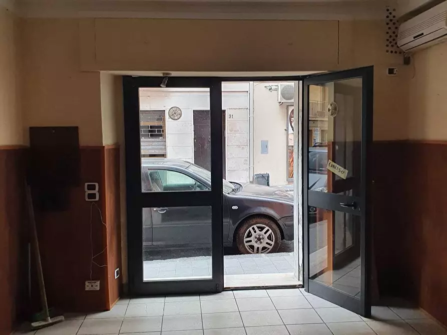Immagine 1 di Locale commerciale in affitto  in Via Ettore e Ruggero de Medici 18 a Lamezia Terme