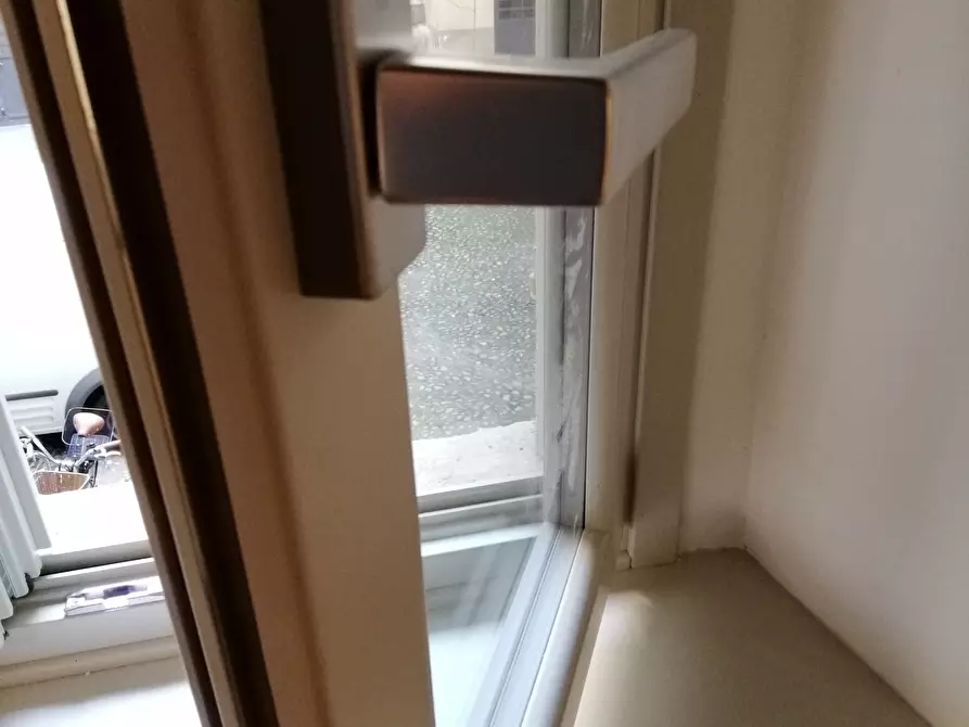 Immagine 14 di Bilocale in affitto  in VIA BELLEZIA 20 a Torino