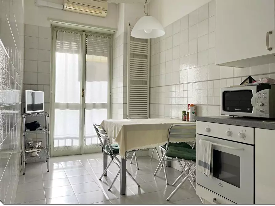 Immagine 8 di Pentalocale in affitto  a Torino