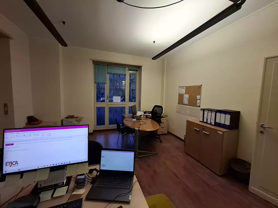 Immagine 4 di Ufficio in affitto  in Corso Duca degli Abruzzi 15 a Torino