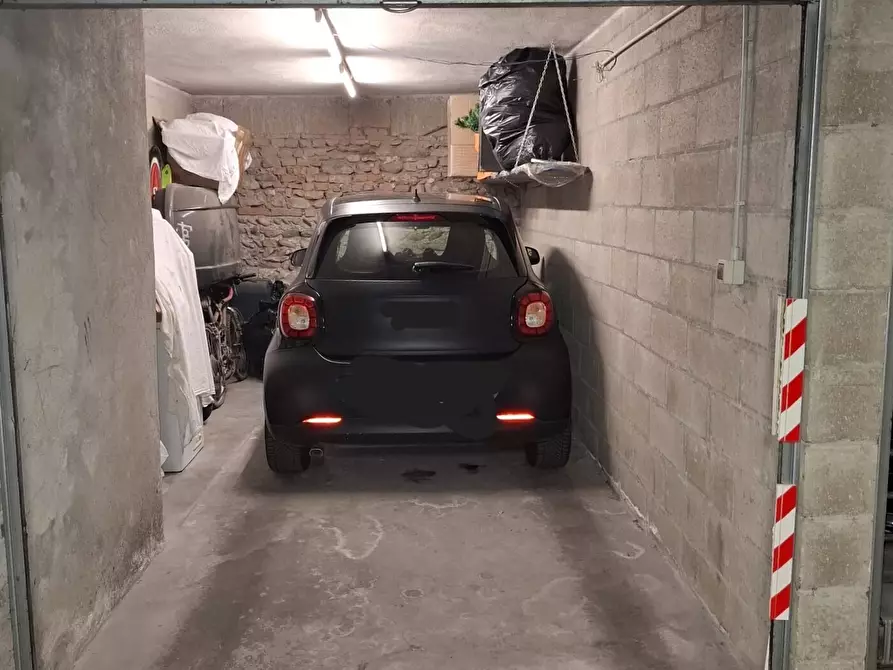 Immagine 3 di Garage in vendita  in Via Torquato Tasso 9 a Torino