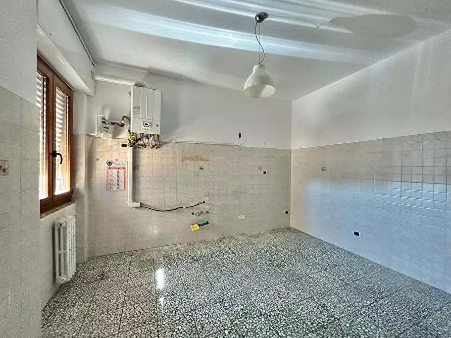 Immagine 17 di Quadrilocale in vendita  a Sarzana