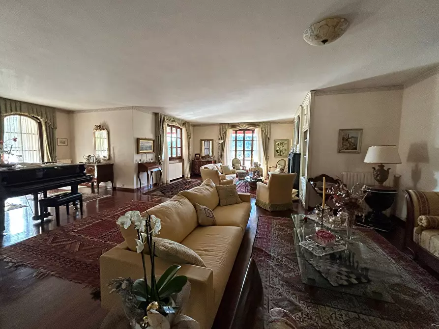 Immagine 21 di Villa in vendita  a Sarzana