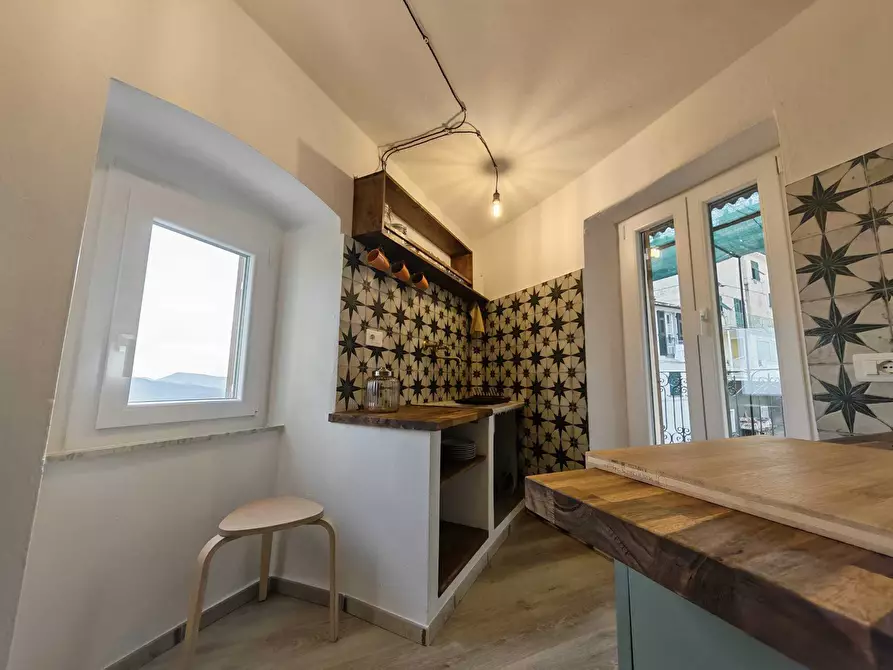 Immagine 12 di Trilocale in affitto  a Bolano