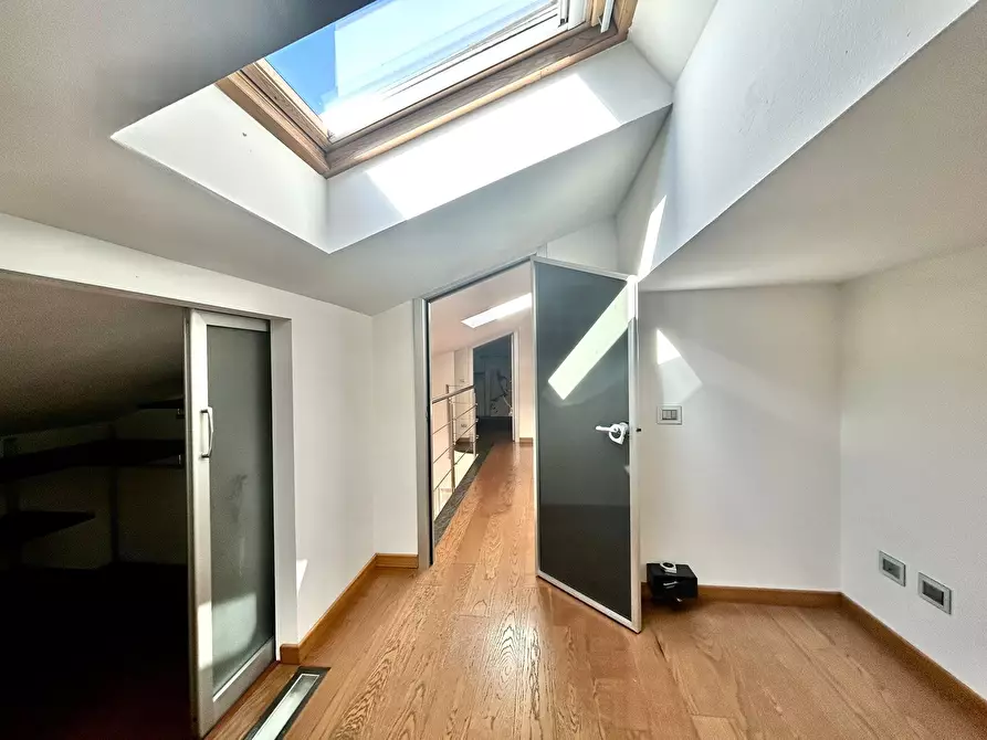 Immagine 38 di Attico in vendita  a Sarzana