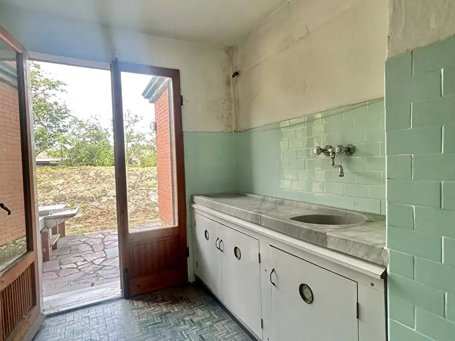 Immagine 10 di Casa bifamiliare in vendita  a Sarzana