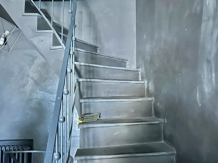 Immagine 11 di Locale commerciale in vendita  a Sarzana