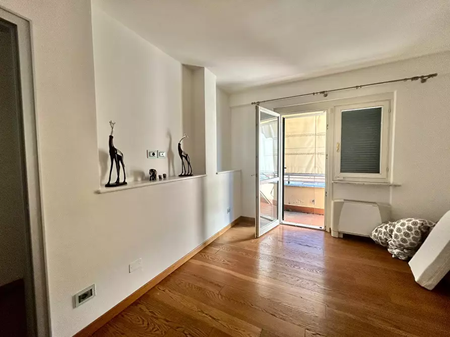 Immagine 23 di Pentalocale in vendita  a Sarzana