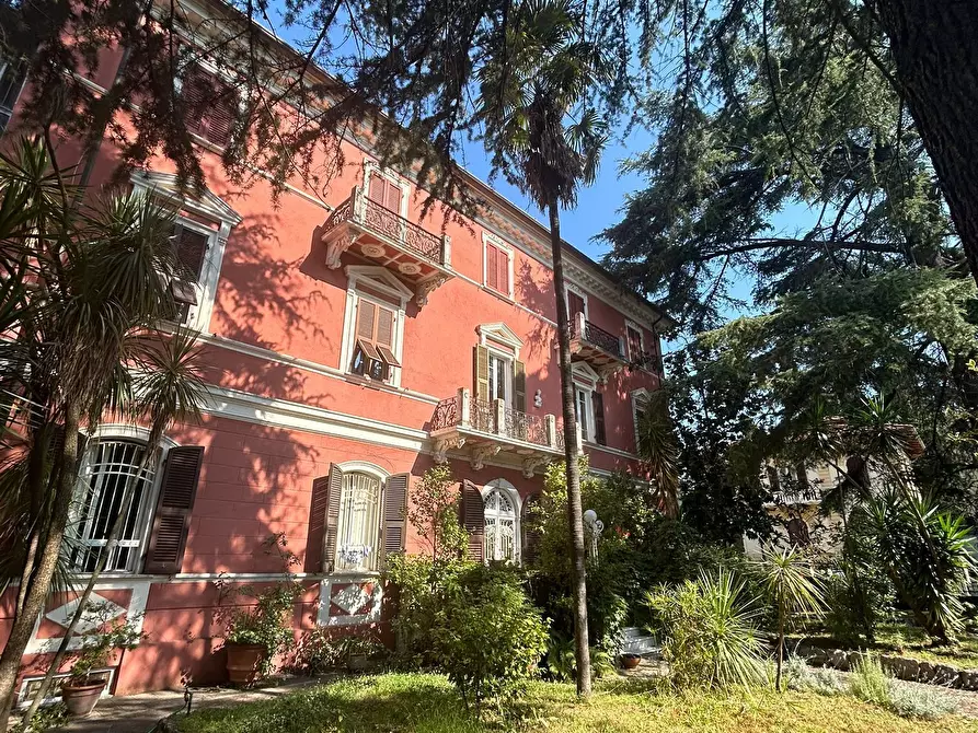 Immagine 7 di Pentalocale in vendita  a Sarzana