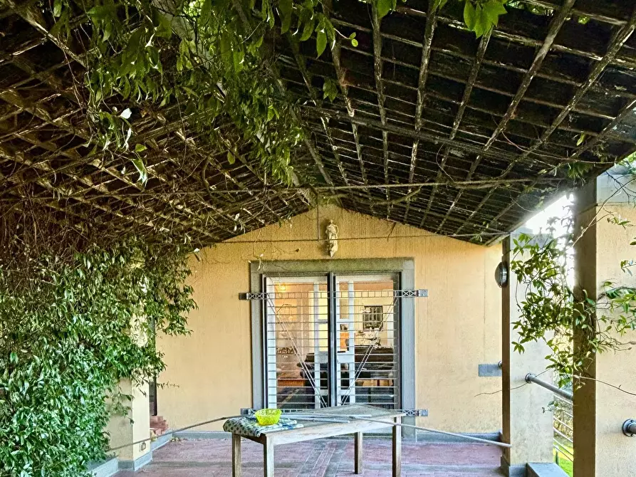 Immagine 13 di Villa in vendita  a Sarzana