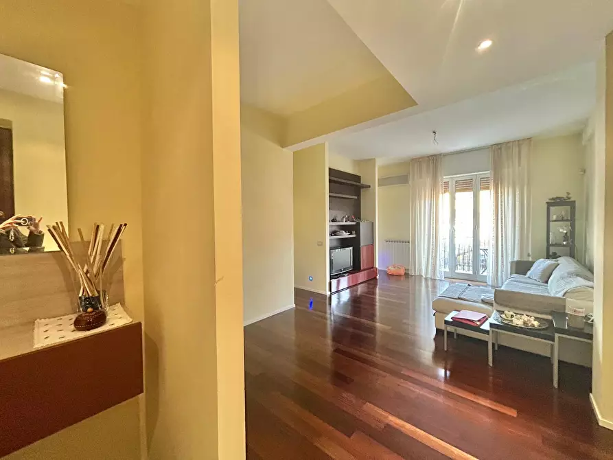 Immagine 4 di Trilocale in vendita  a Sarzana