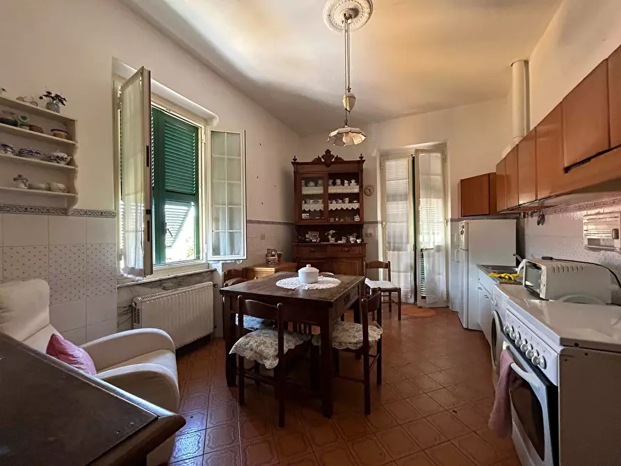 Immagine 21 di Porzione di casa in vendita  a Sarzana