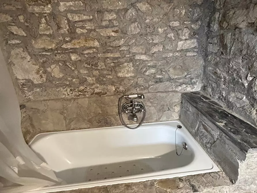 Immagine 37 di Casa indipendente in vendita  in Località Luscignano 18 a Casola In Lunigiana