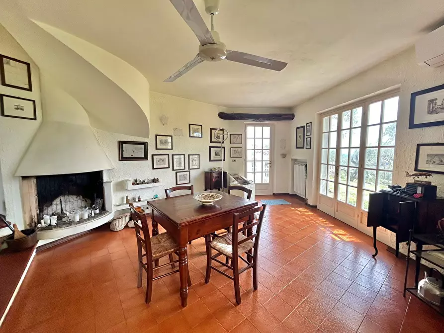 Immagine 5 di Casa indipendente in vendita  a Castelnuovo Magra