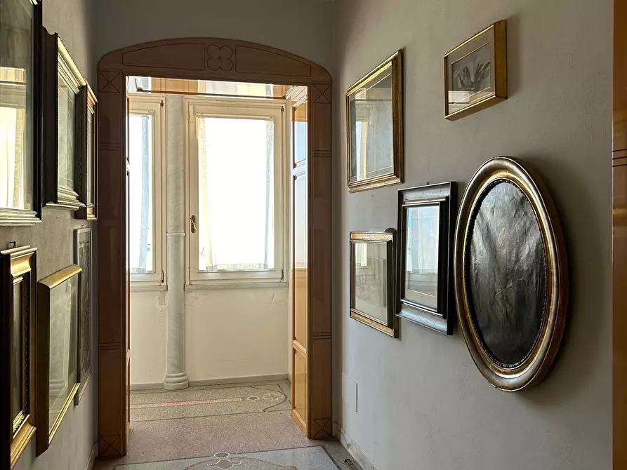 Immagine 18 di Pentalocale in vendita  a Sarzana