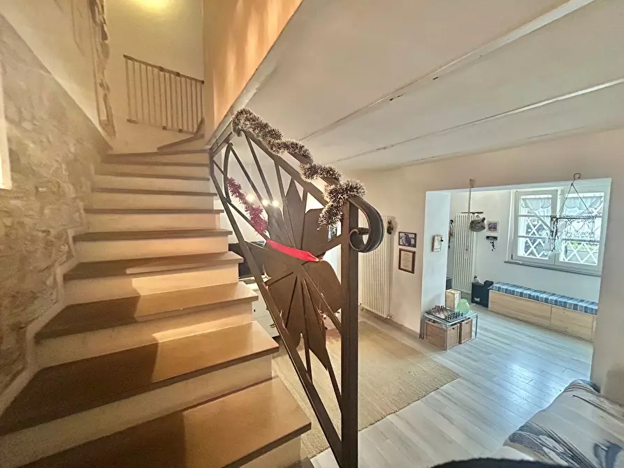 Immagine 14 di Porzione di casa in vendita  a Sarzana