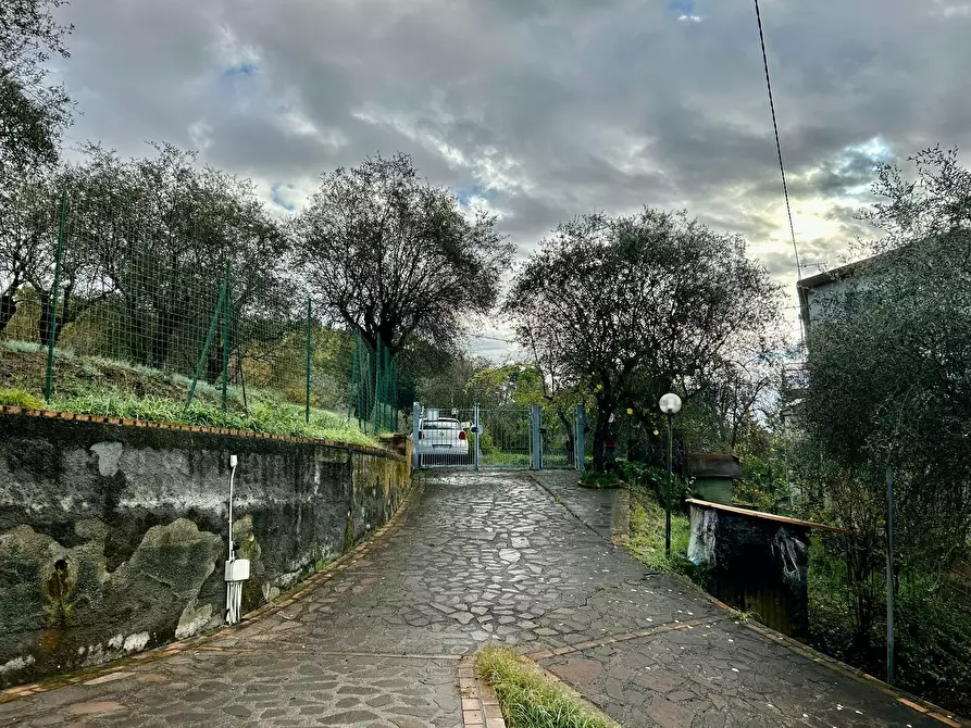 Immagine 19 di Casa indipendente in vendita  a Sarzana