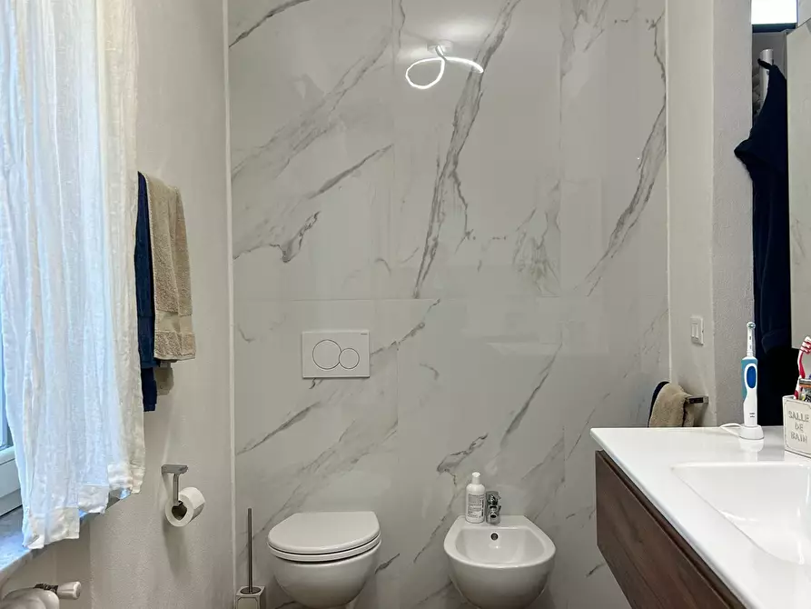 Immagine 16 di Casa bifamiliare in vendita  a Sarzana