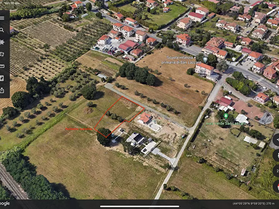 Immagine 4 di Terreno edificabile in vendita  a Sarzana