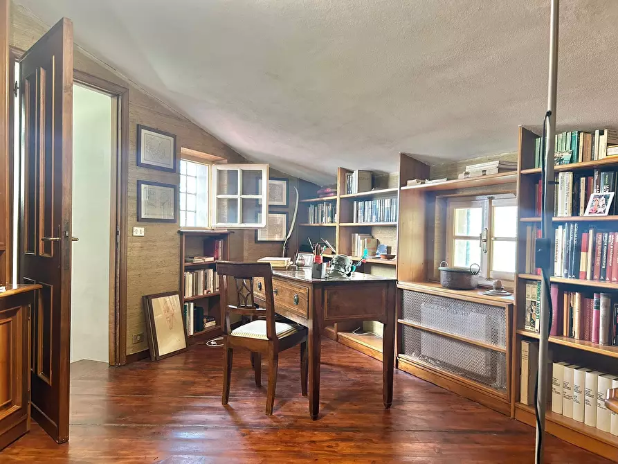 Immagine 63 di Casa indipendente in vendita  a Castelnuovo Magra