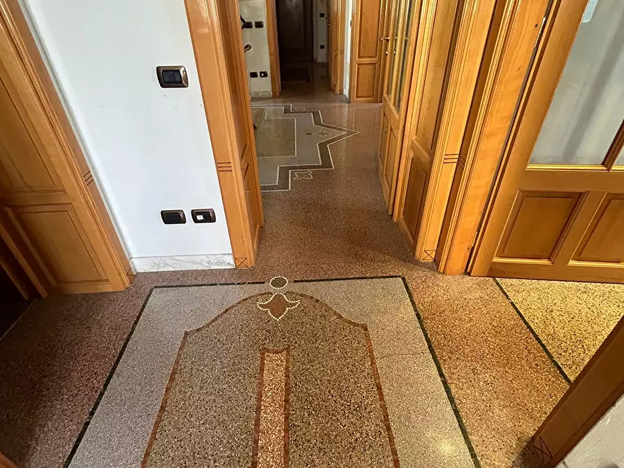 Immagine 23 di Pentalocale in vendita  a Sarzana