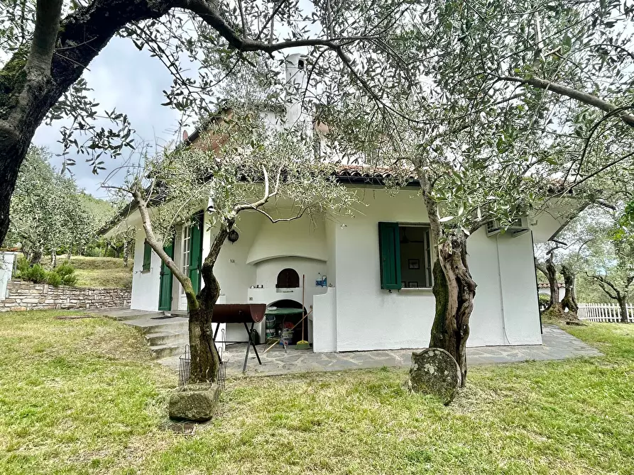 Immagine 25 di Casa indipendente in vendita  a Castelnuovo Magra