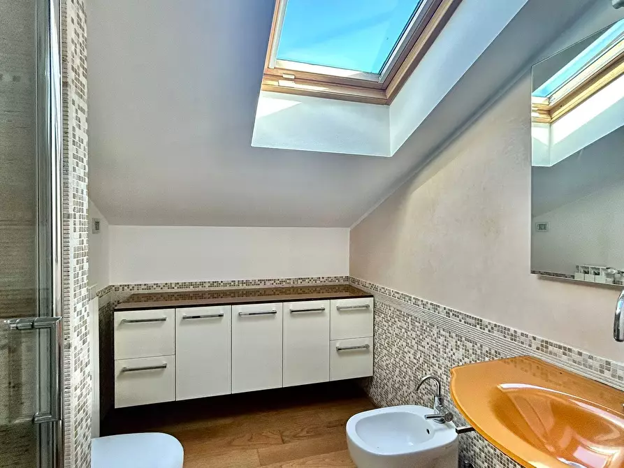 Immagine 37 di Attico in vendita  a Sarzana