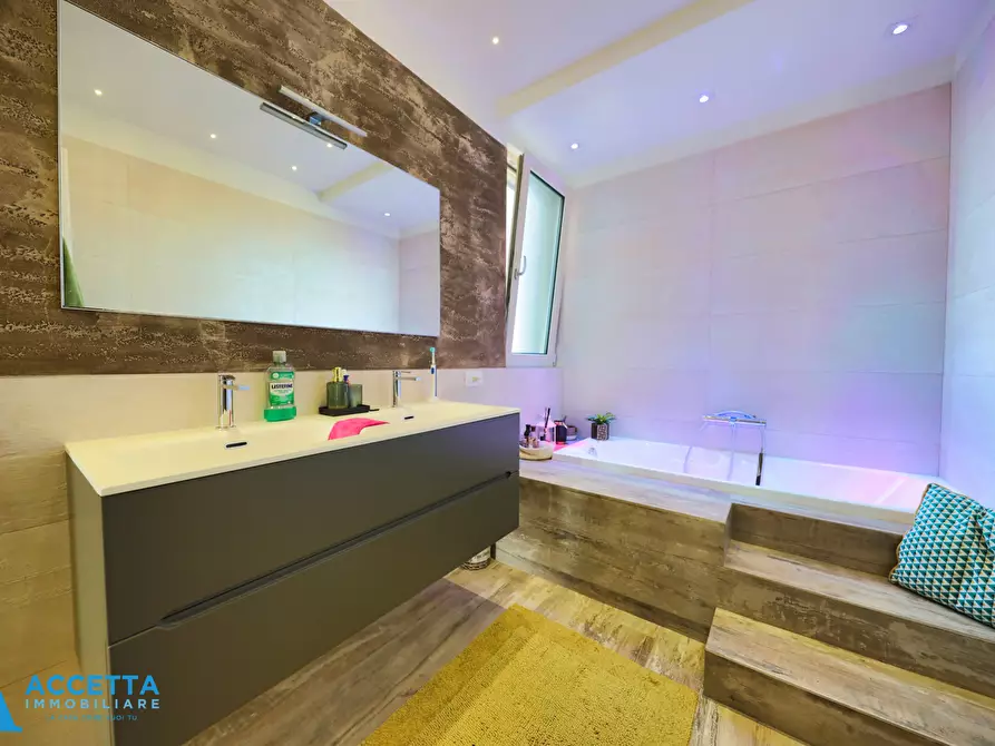 Immagine 21 di Villa in vendita  in Via Fior di Zenzero 2 a Taranto