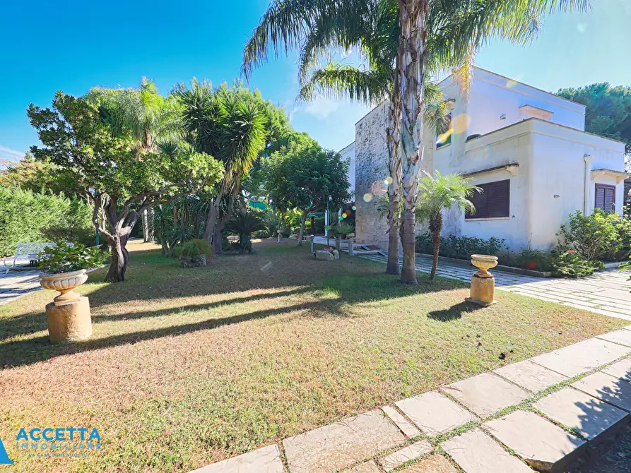 Immagine 3 di Villa in vendita  in Via Girasoli 292 a Taranto