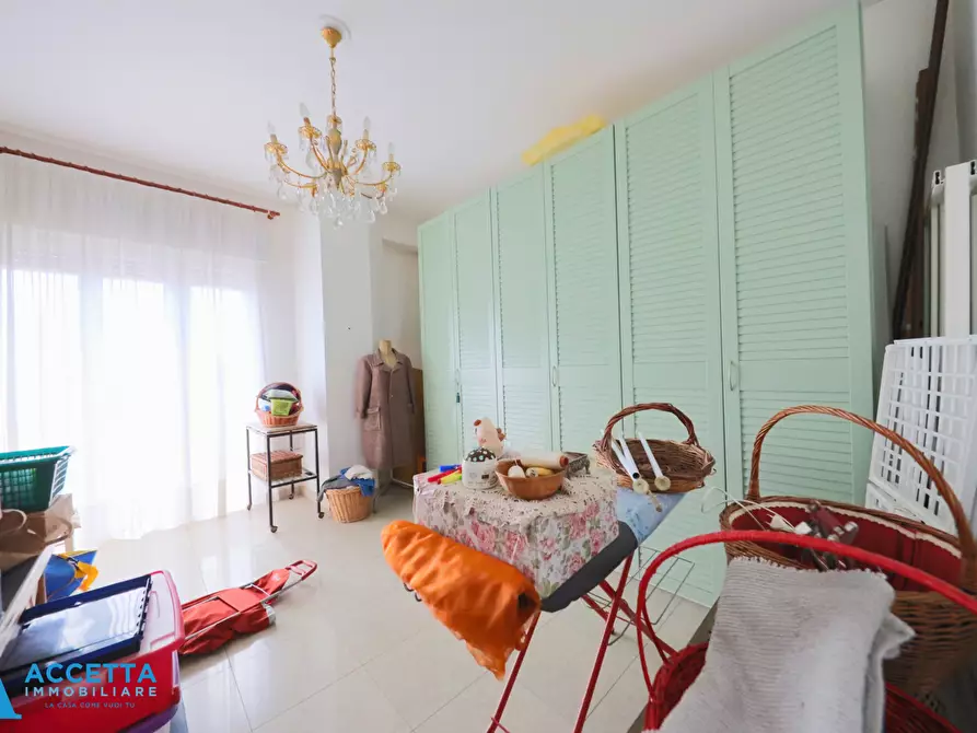 Immagine 15 di Quadrilocale in vendita  in Piazza Pio X 42 a Taranto