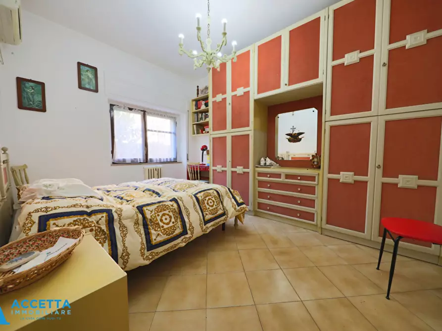 Immagine 18 di Quadrilocale in vendita  in Via della Croce 2 a Taranto