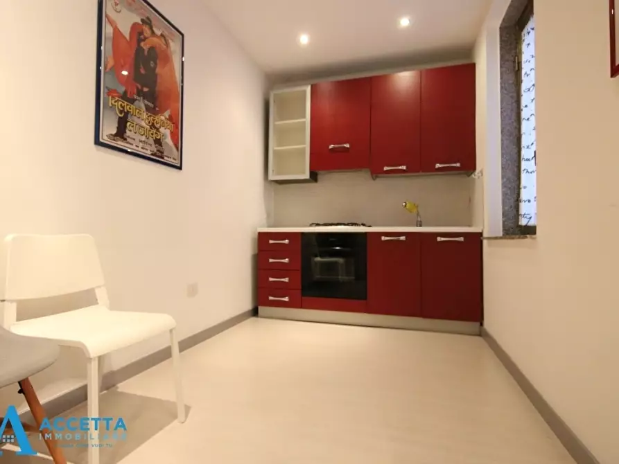 Immagine 16 di Bilocale in affitto  in Via Regina Elena 73 a Taranto