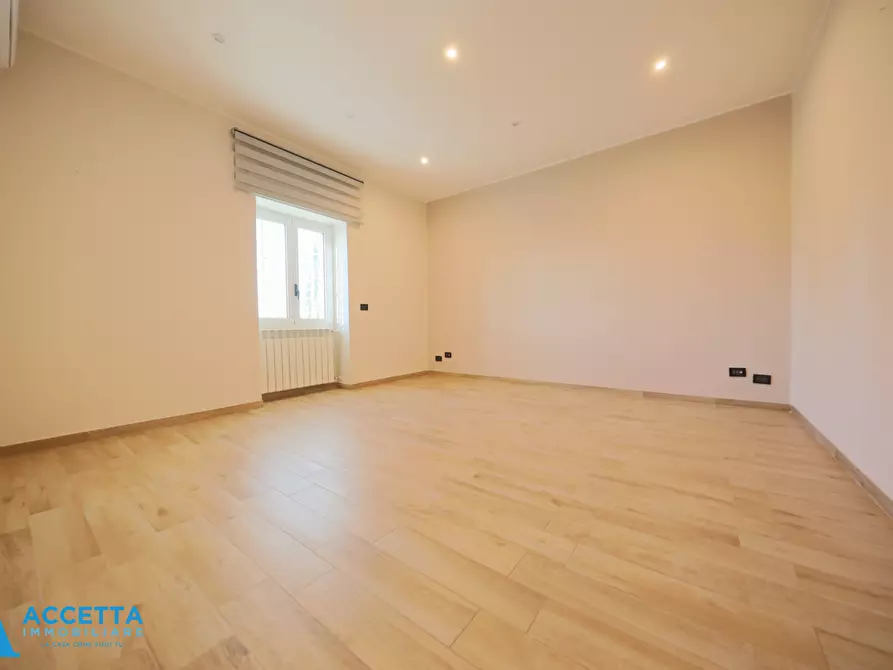 Immagine 4 di Trilocale in vendita  in Via Gattucci 13 a Taranto