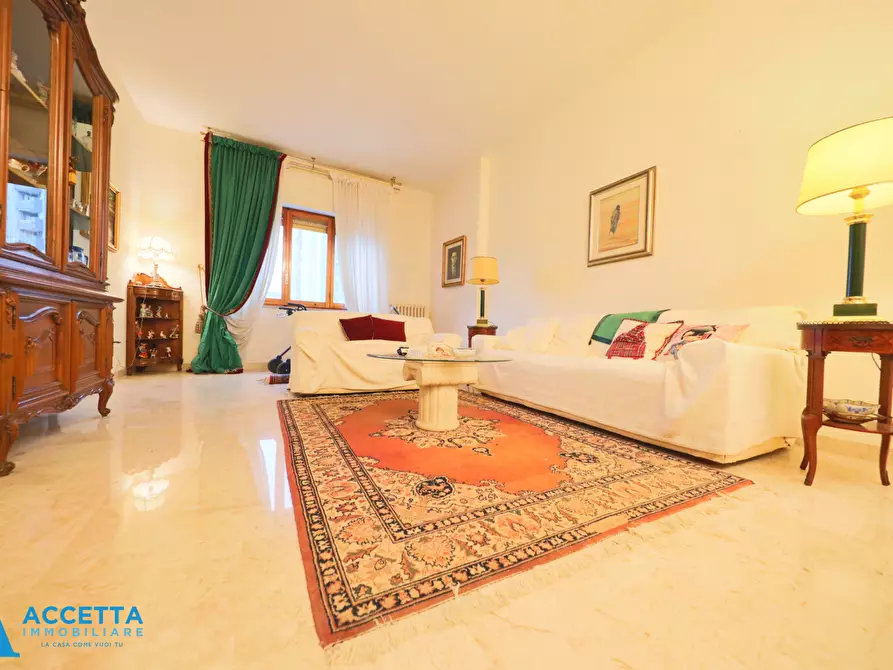 Immagine 2 di Trilocale in vendita  in Viale Magna Grecia 104 a Taranto